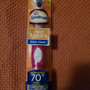 Arm and Hammer spin brush